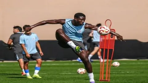 京多安讲述巴塞罗那队22号球衣背后的故事